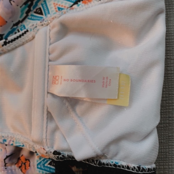 No Boundaries Halter Bikini Top - Picture 3 of 3